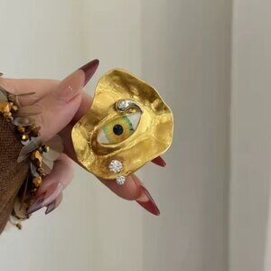 Gold Surreal Eye Ring – Artsy Statement Jewelry